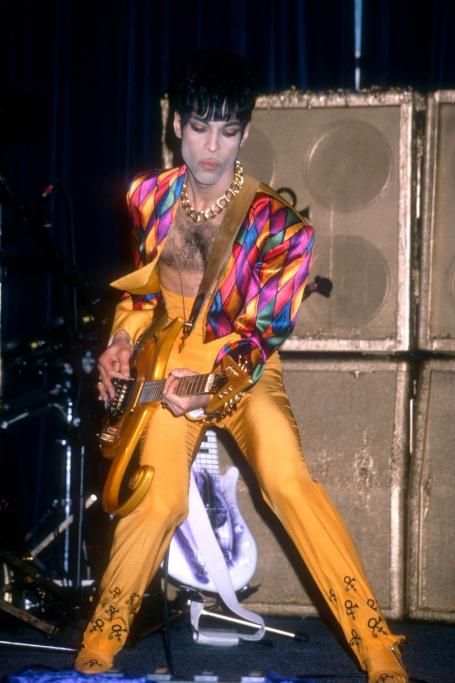 Prince_a_Stars_n_Bars_Monte_Carlo_1994_Ron_Davis-Getty-1674747586507jpg--