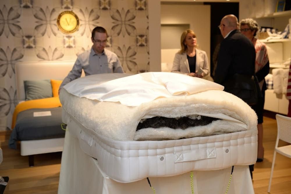 Realizzazione_di_un_materasso_VILLA_luxury_beds_-_Piave-1732124643619jpg--