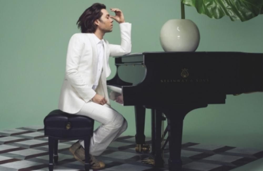 Rufus3_Out_Of_Th_300CMYKjpg--rufus_wainwright