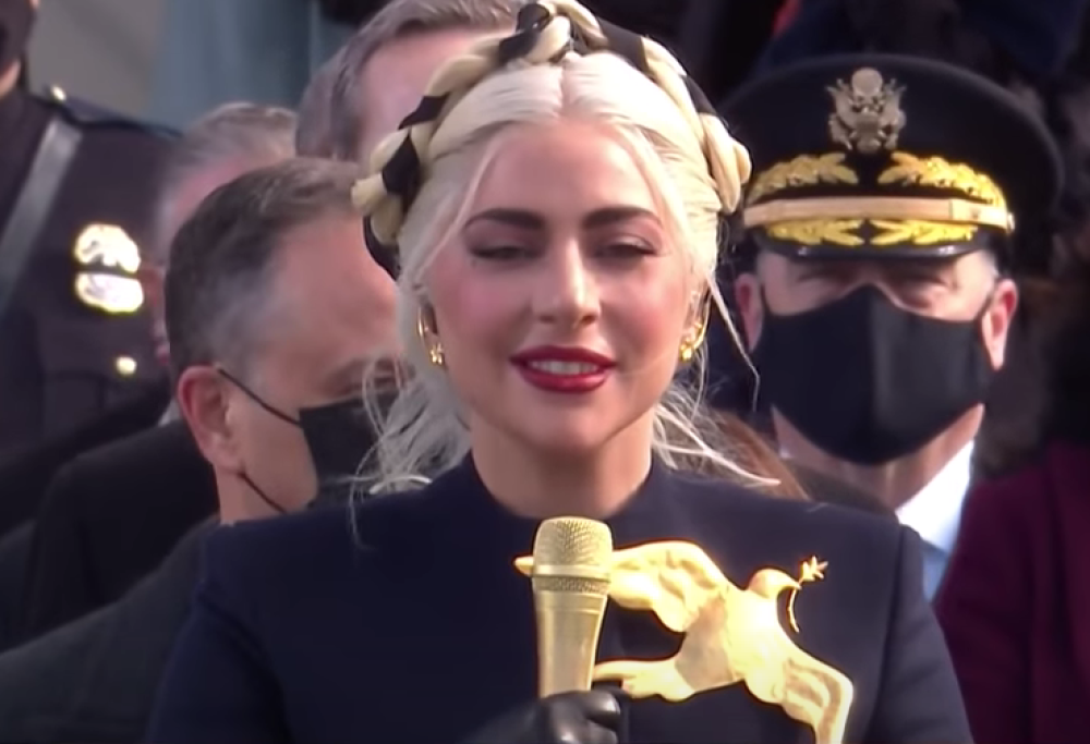 Lady GaGa e il suo inno nazionale da brividi