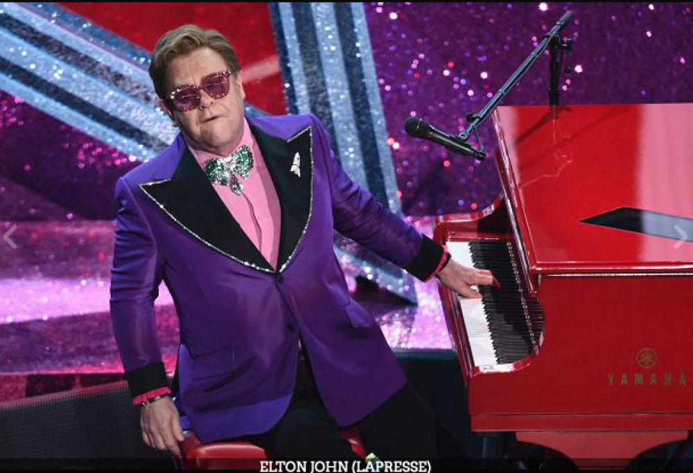 Elton John vende il suo pianoforte per 915mila dollari