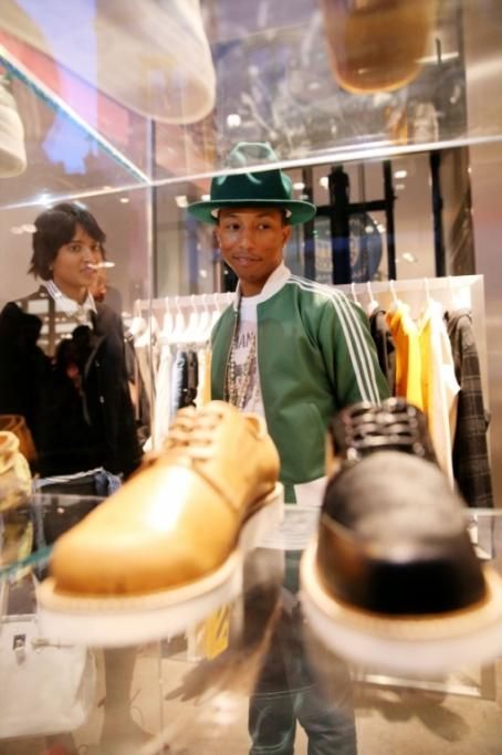 Shopping-con-la-moglie-Helenjpg--pharrell_williams