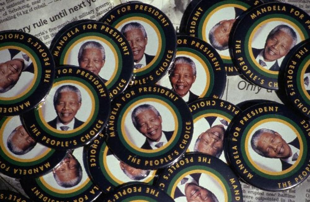 Spille-per-la-campagna-presidenziale-1994jpg--nelson_mandela