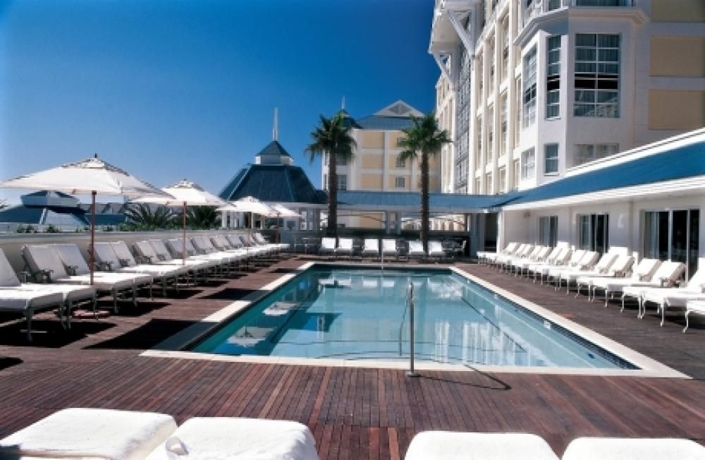 Table_Bay_Hotel_-_area_piscinajpg--sposa_ideale___sudafrica