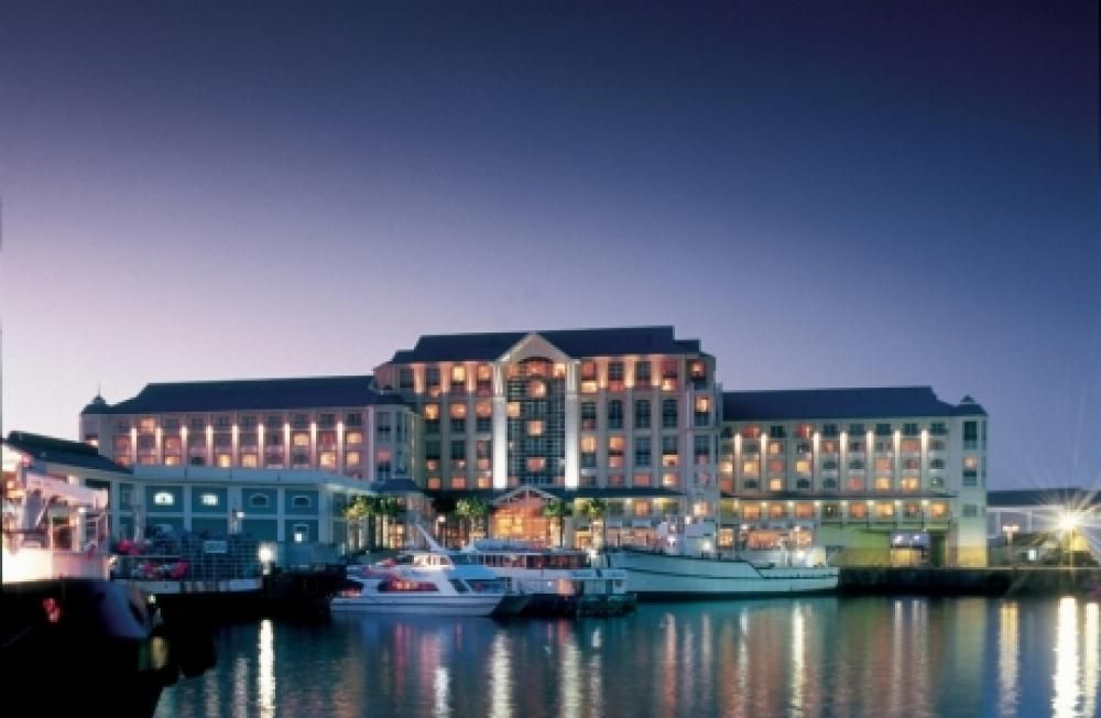 Table_Bay_Hotel_-_night_viewjpg--sposa_ideale___sudafrica