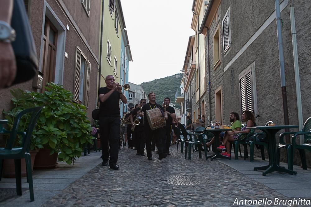 Time_in_Jazz_2014_-_Fanfara_Tirana_per_le_strade_di_Berchidda__foto_Antonello_Brughitta_-1564394722605jpg--