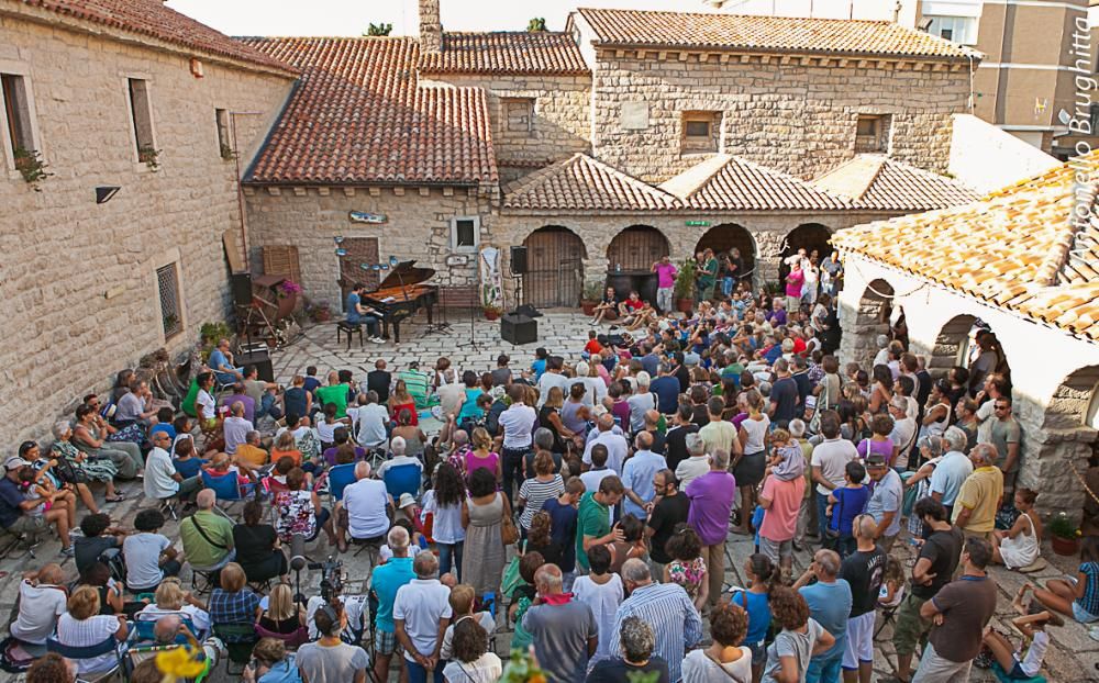 Time_in_Jazz_2014_-_Julian_Mazzariello_a_Calangianus__ex_Convento__foto_Antonello_Brughitta_-1564394715647jpg--