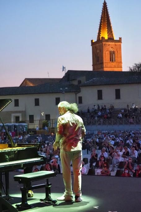 UmbriaJazz-BOLLANI-Arena_SGiuliana-GB200020-1626080109526jpeg--
