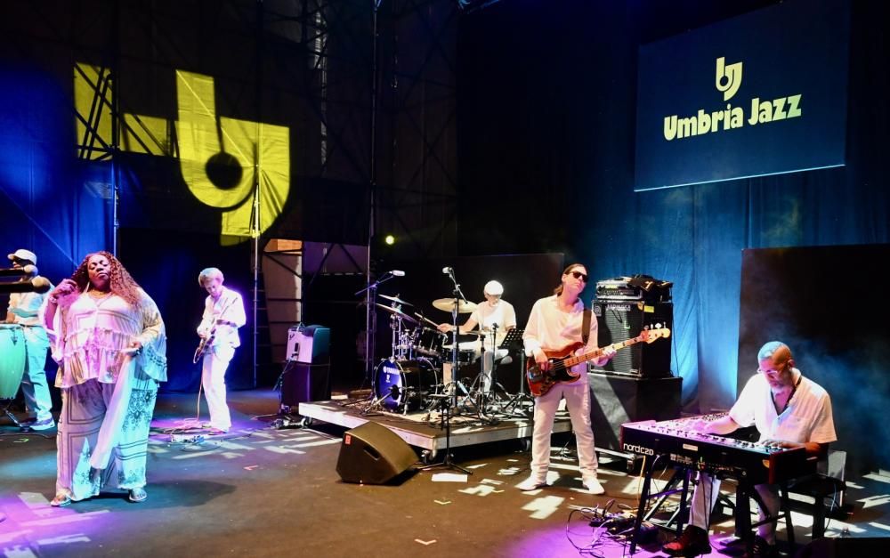 Umbria_Jazz_Pza_IV_Novembre_Thornetta_Davis_13-7-24_PH_GBelfiore__6_-1721033597046jpg--