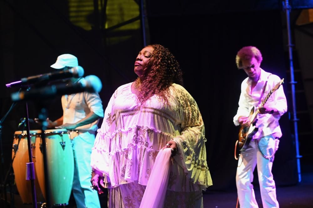 Umbria_Jazz_Pza_IV_Novembre_Thornetta_Davis_13-7-24_PH_GBelfiore__7_-1721033592391jpg--