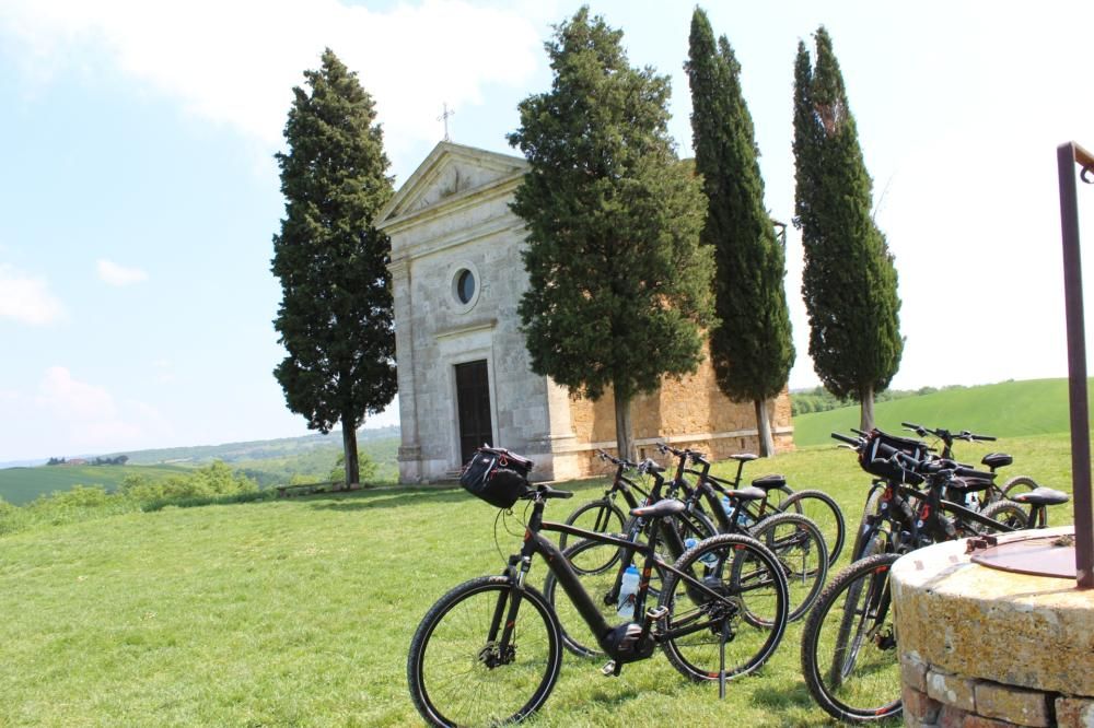 Val_d_Orcia_CappellaMadonna_di_Vitaleta-_archivio_Toscana_Promozione_Turistica-1700133485005JPG--