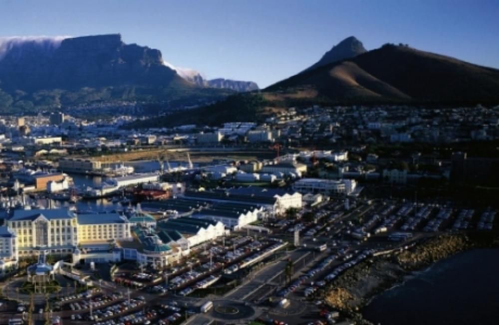 Vista_aerea_Waterfront_e_Table_Mountain1jpg--sposa_ideale___sudafrica