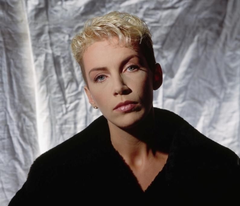 YE001163jpg--british_singer_annie_lennox
