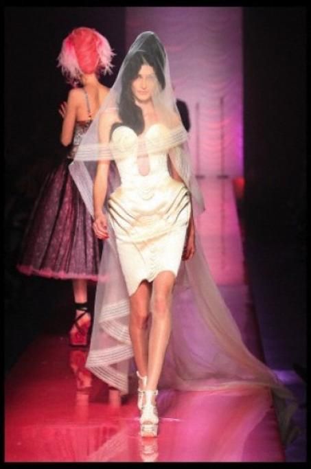 ZZ683B14CFjpg--amy_winehouse