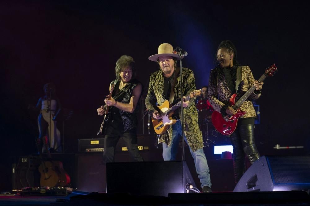 Zucchero_con_Mario_Schiliro_e_Kat_Dyson_ph_Daniele_Barraco_b-1689864777320jpg--