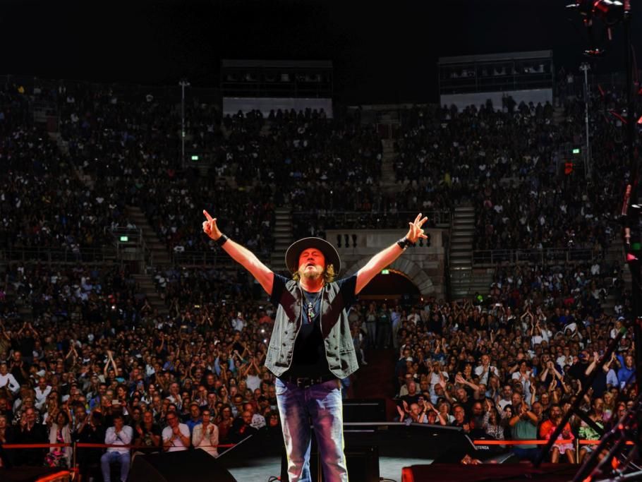 Zucchero_in_Arena_b1-1758640813746jpg--