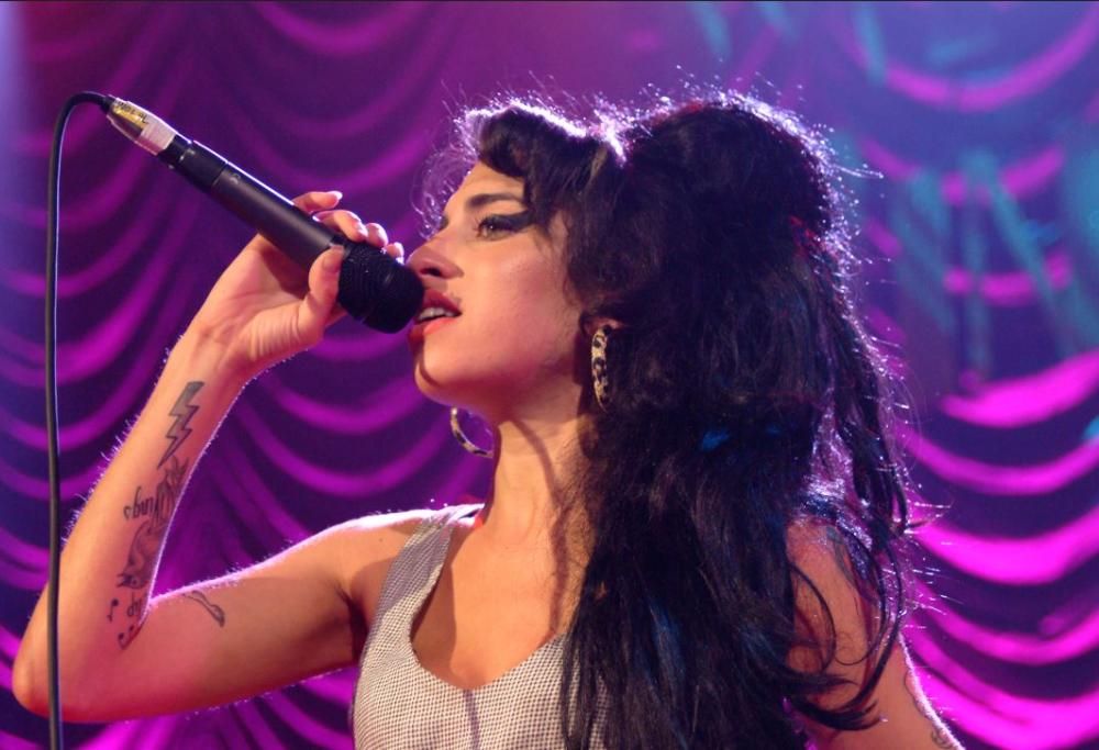 14 gennaio 2007: Amy Winehouse  al primo posto in classifica