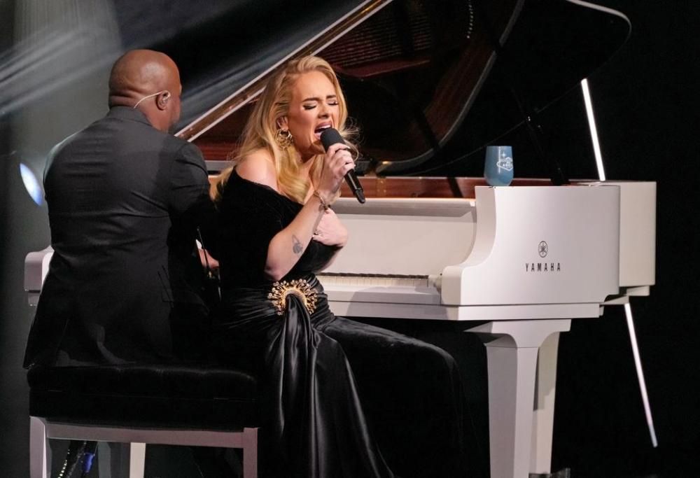 Adele annuncia i suoi concerti a Monaco