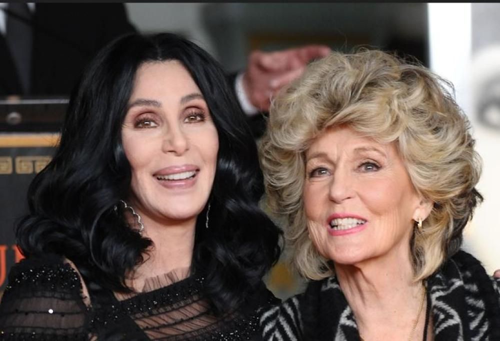 Cher ricorda l’amata madre Georgia