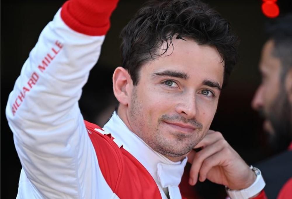 Charles Leclerc tra i tedofori a Monte Carlo