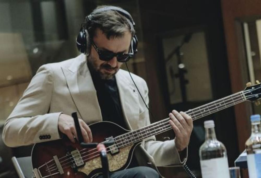 Cesare Cremonini nello studio di Mark Knopfler