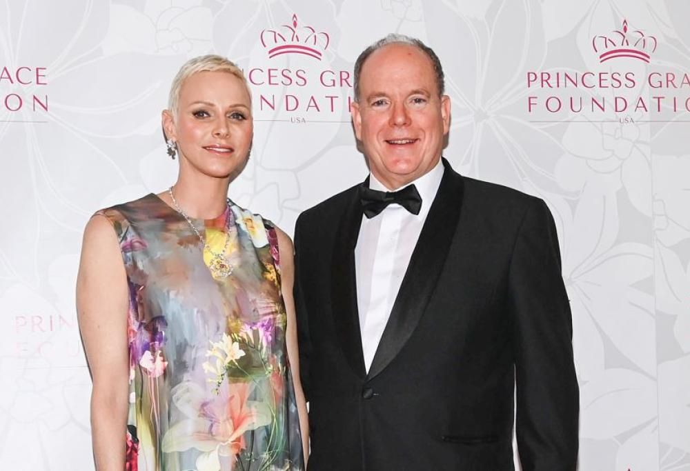 La Principessa Charlene radiosa e floreale in onore della Principessa Grace