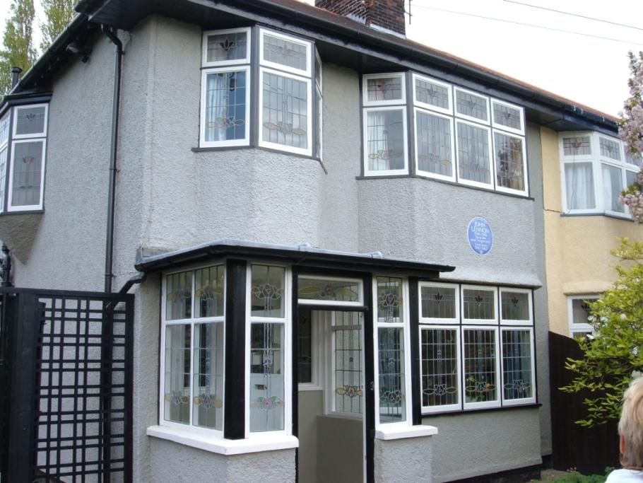 casa-giovent_-John-Lennon-foto-Havaska-da-Wikipediajpg--