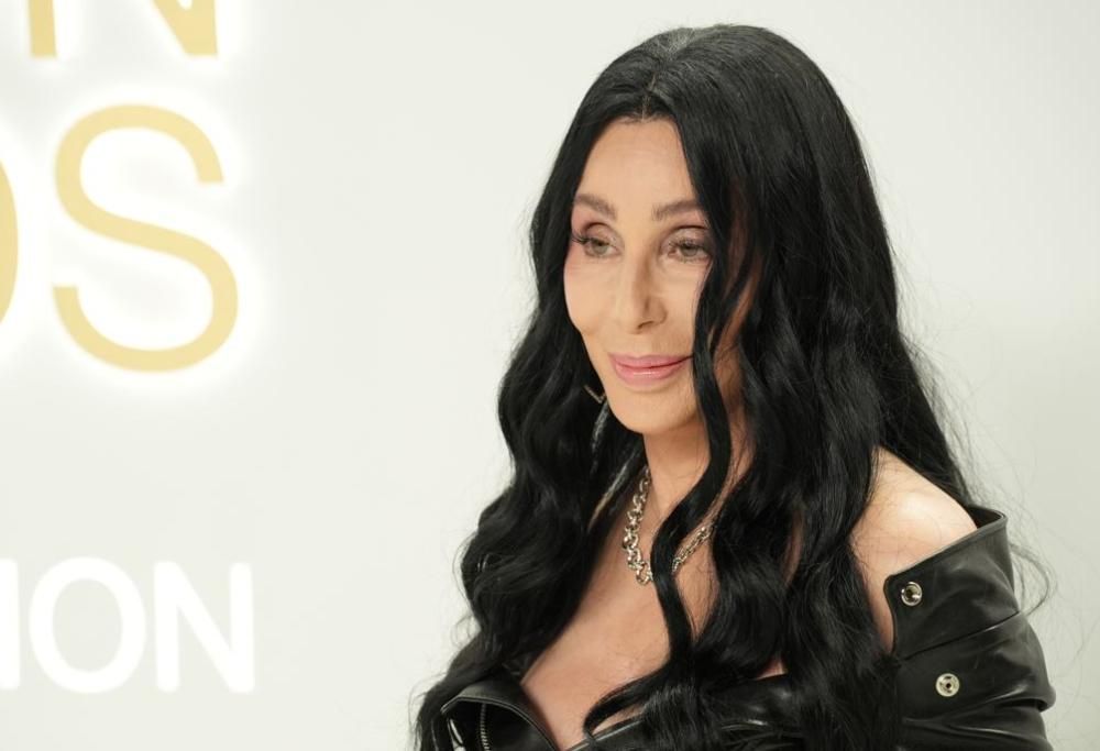 Cher al lavoro sul suo primo album natalizio