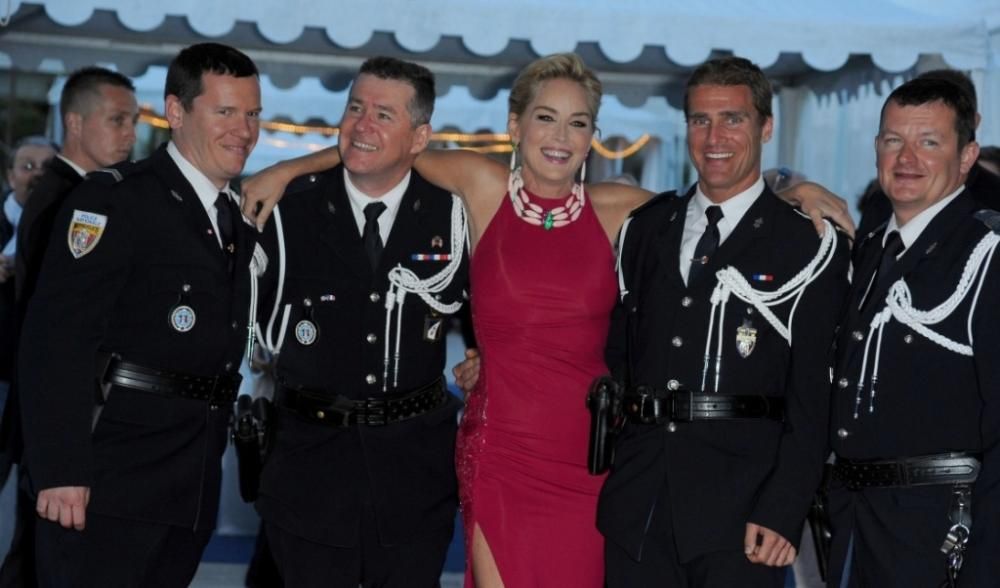 cop7jpg--_
