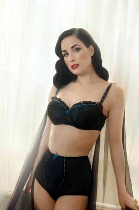 dita-03jpg--dita_von_teese