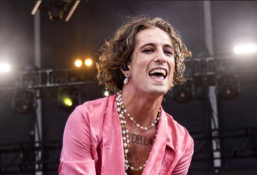 Damiano dei Måneskin canta The Loneliest con il suo gatto: l’irresistibile video