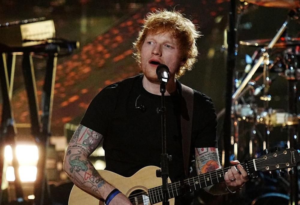 Ed Sheeran nel ruolo di Dido: il video