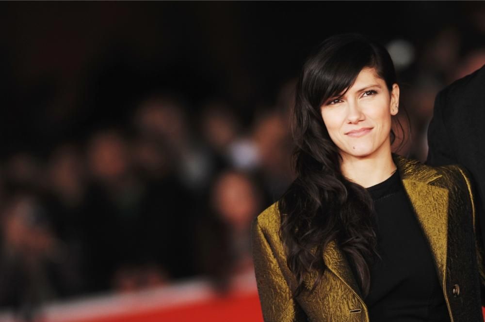 elisa-1583513054442jpg--