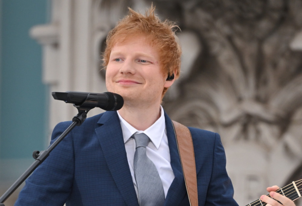 Ed Sheeran ha creato la T-shirt per il club della sua città