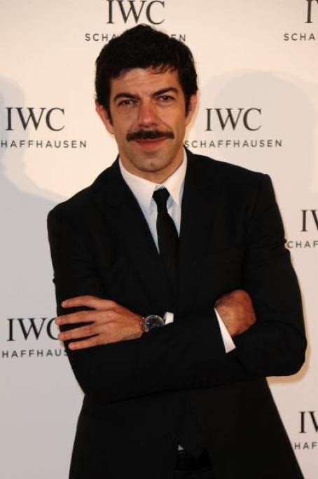 f-spl546661_017jpg--il_red_carpet_delle_star