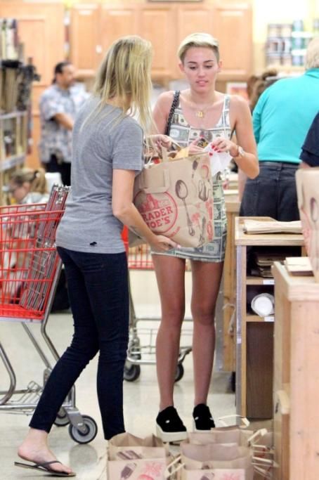 foto43jpg--lo_shopping_delle_star