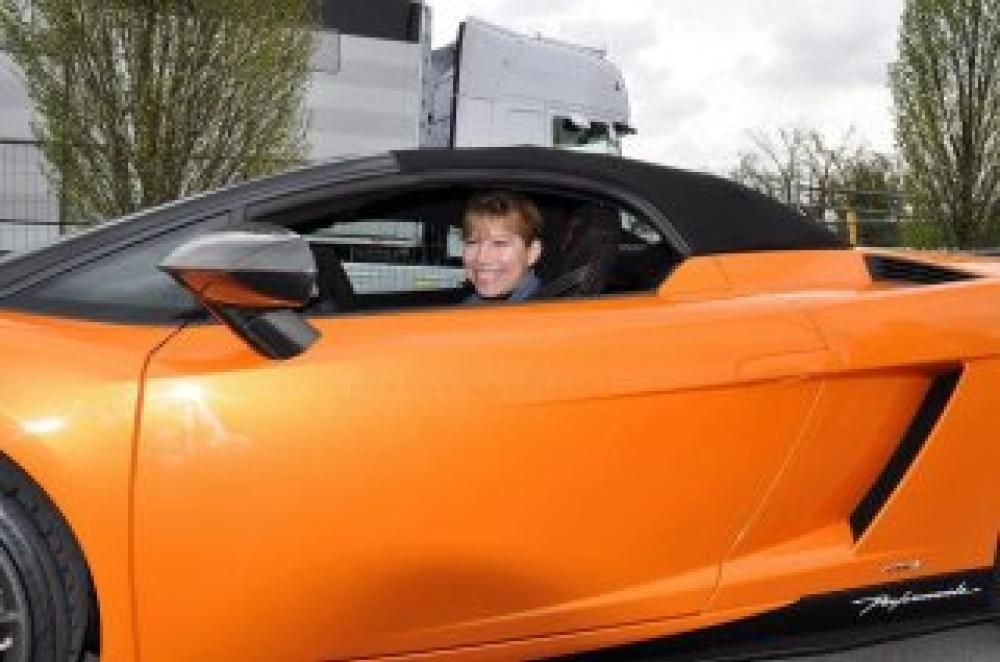 gallardo1jpg--gallardo_vs_countach