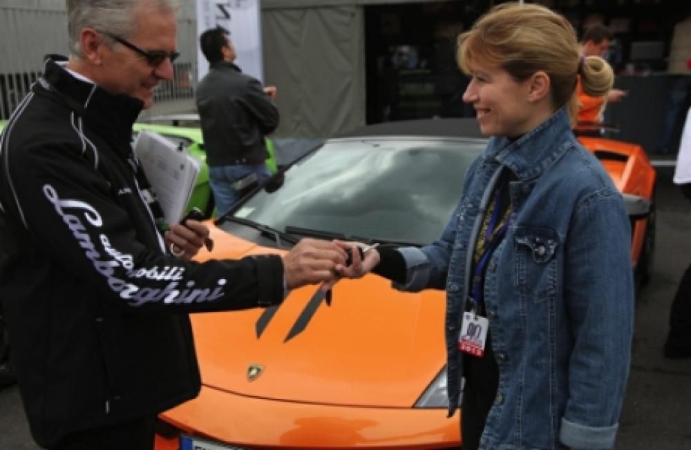 gallardo4jpg--gallardo_vs_countach