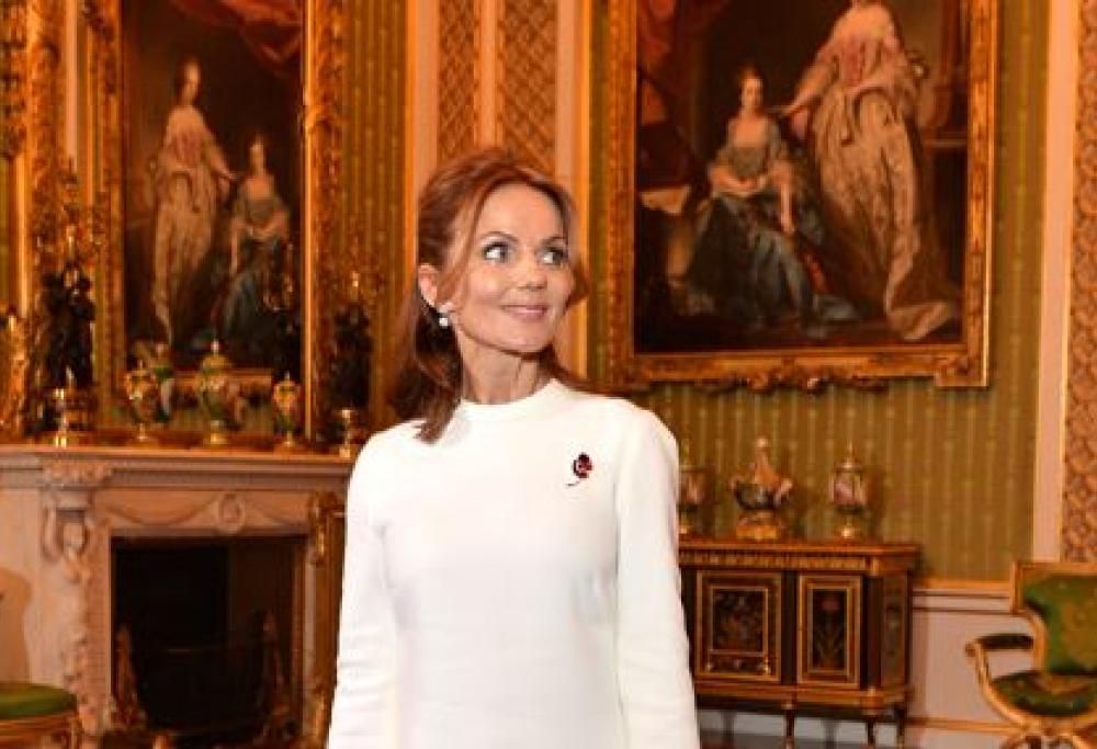 Geri Halliwell riceve una laurea ad honorem e dichiara: l’istruzione è potere