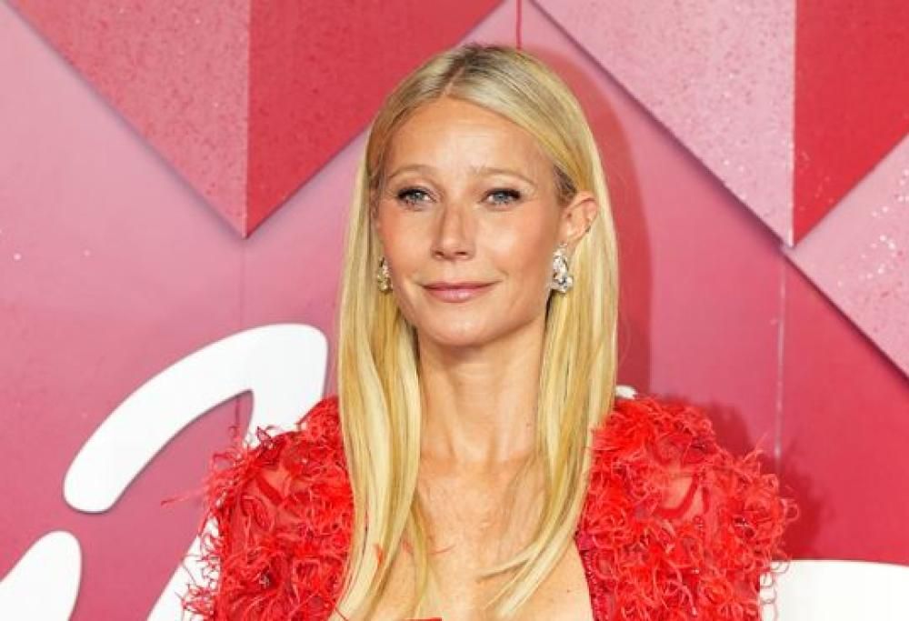 Gwyneth Paltrow pubblica una foto della figlia Apple. E piovono le critiche