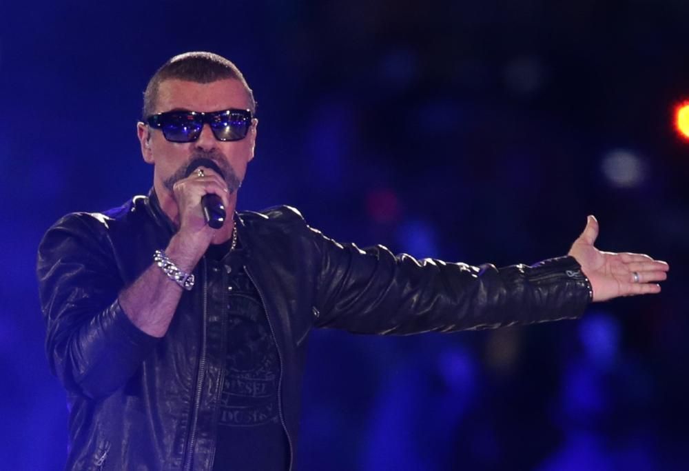 22 ottobre 2000: George Michael si aggiudica il celebre pianoforte di John Lennon