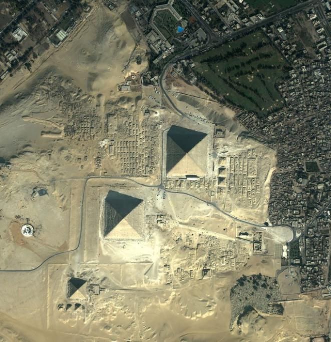 giza-pyramidsjpg--giza_pyramids