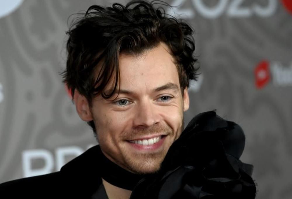 Harry Styles al supermercato di Orbetello. E si parla di un amore italiano: le foto