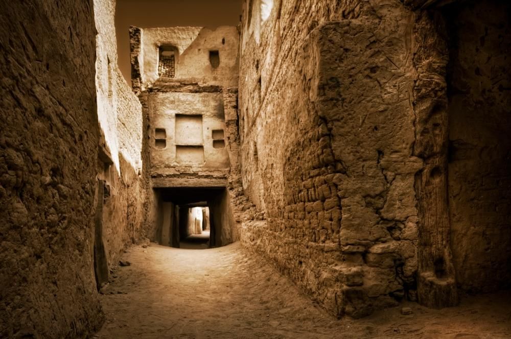 iStock-149337159_El-Qasr_vicino_Oasi_di_Dakhla-1713877062105jpg--el_qasr_vicino_oasi_di_dakhla