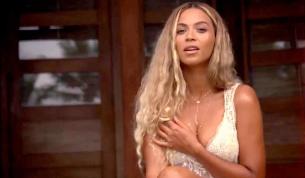 infophoto_2013-12-13_15590335_high_13122013_3228888jpg--beyonce