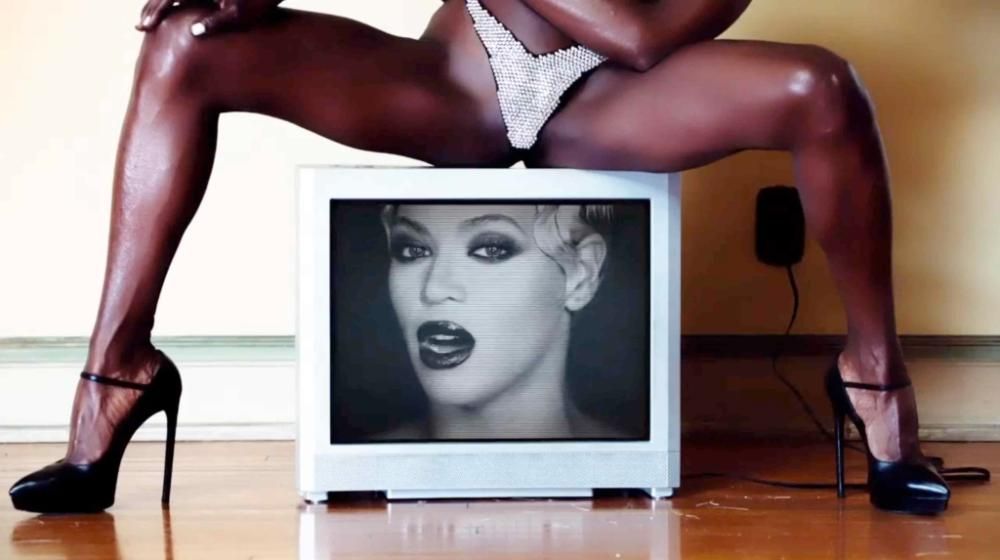infophoto_2013-12-13_160103125_high_13122013_32210701jpg--beyonce