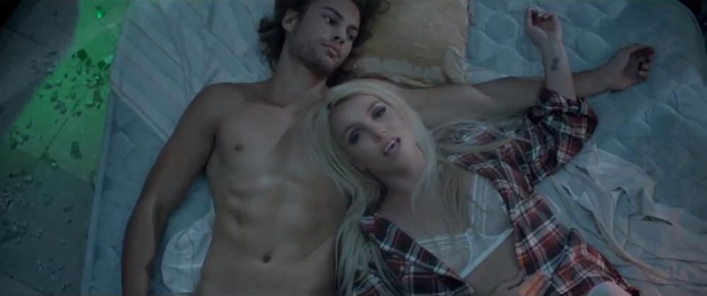 infophoto_2013-12-12_11420441_high_12122013_9256158jpg--britney_spears