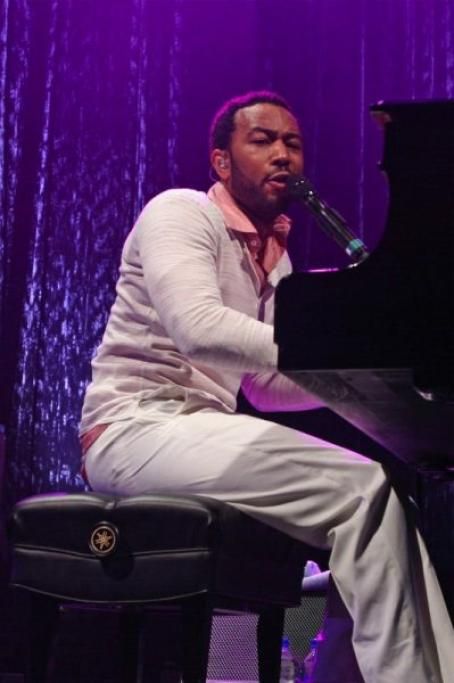 john_legend_97_splashjpg--john_legend