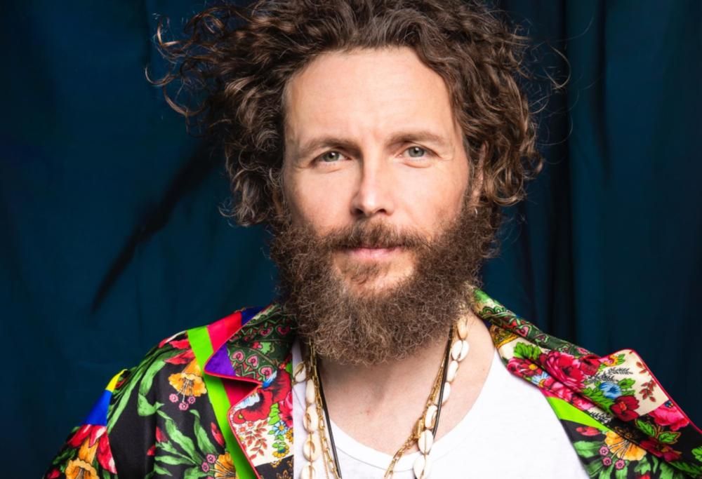 Jovanotti canta Caruso per l’iniziativa I Love My Radio