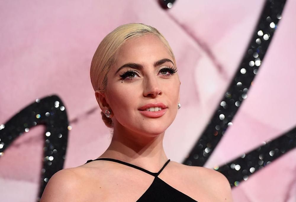 Lady Gaga sfoggia un nuovo look che nasconde un messaggio profondo